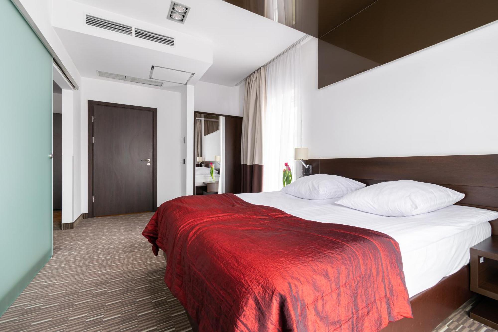 Hotel Diament Zabrze - Gliwice Exteriör bild